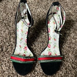 🆕 Elegant Black and Red Women's Heels - RUNS SMALL